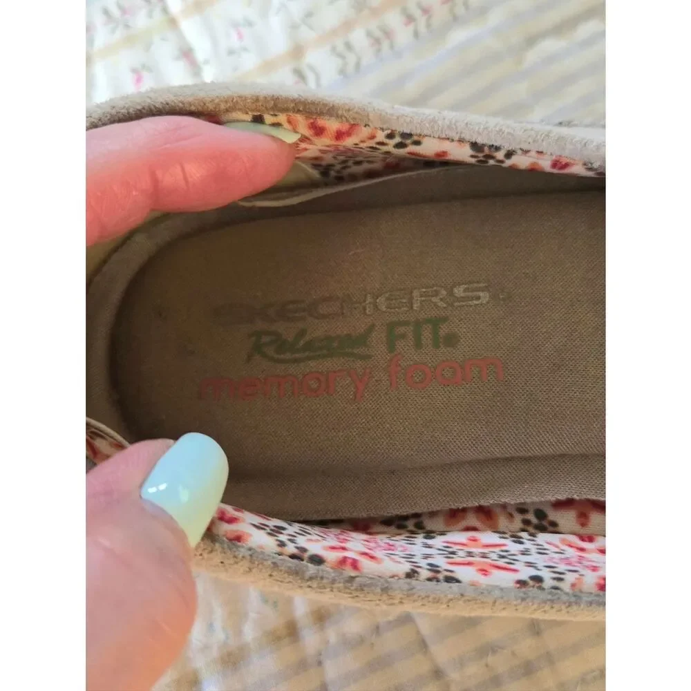 SKECHERS Suede Taupe Comfy Flat